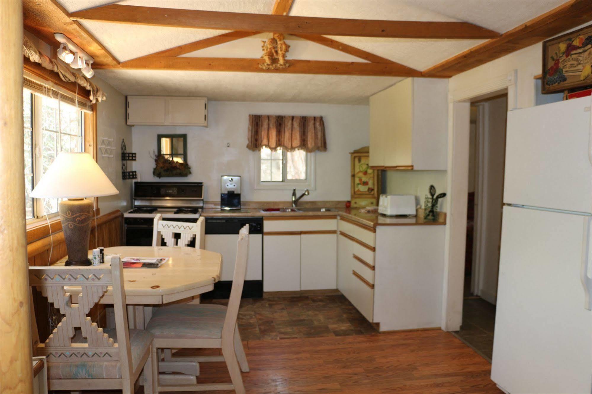 Apple Creek Cottages Прескотт Экстерьер фото